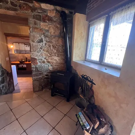 La Furaca En Aldea Cerca Infiesto * Arenas de Beloncio