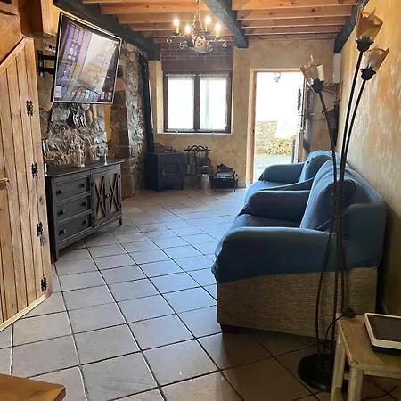 Casa vacanze La Furaca En Aldea Cerca Infiesto *